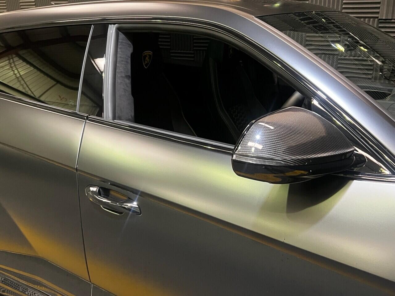 Lamborghini Urus view 13