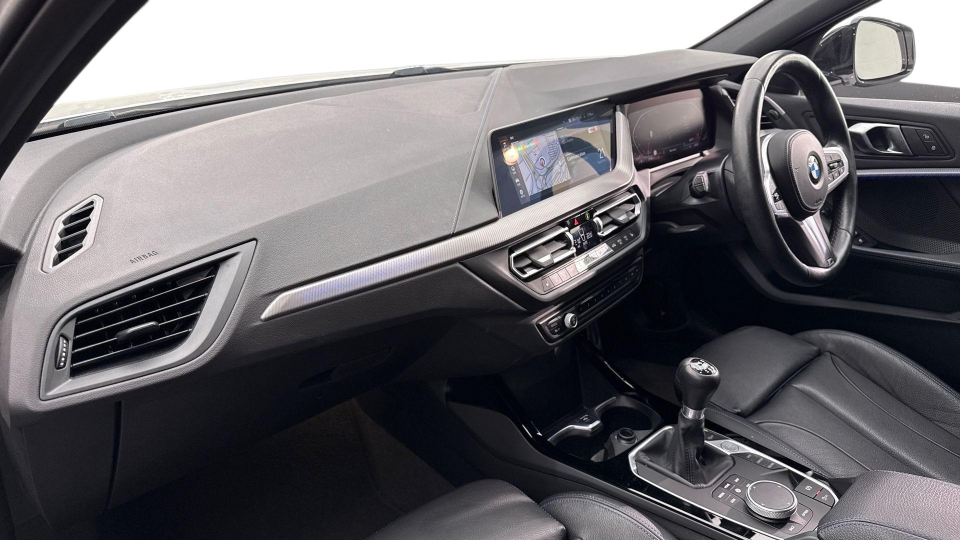 BMW 1 Series view 7