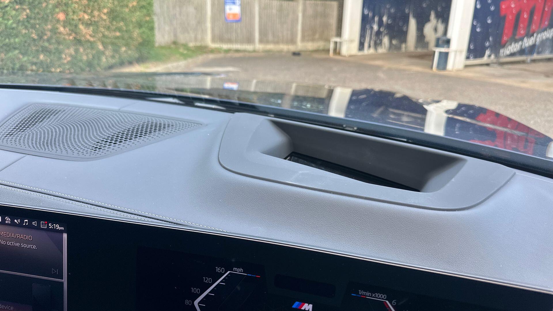 BMW X7 view 30