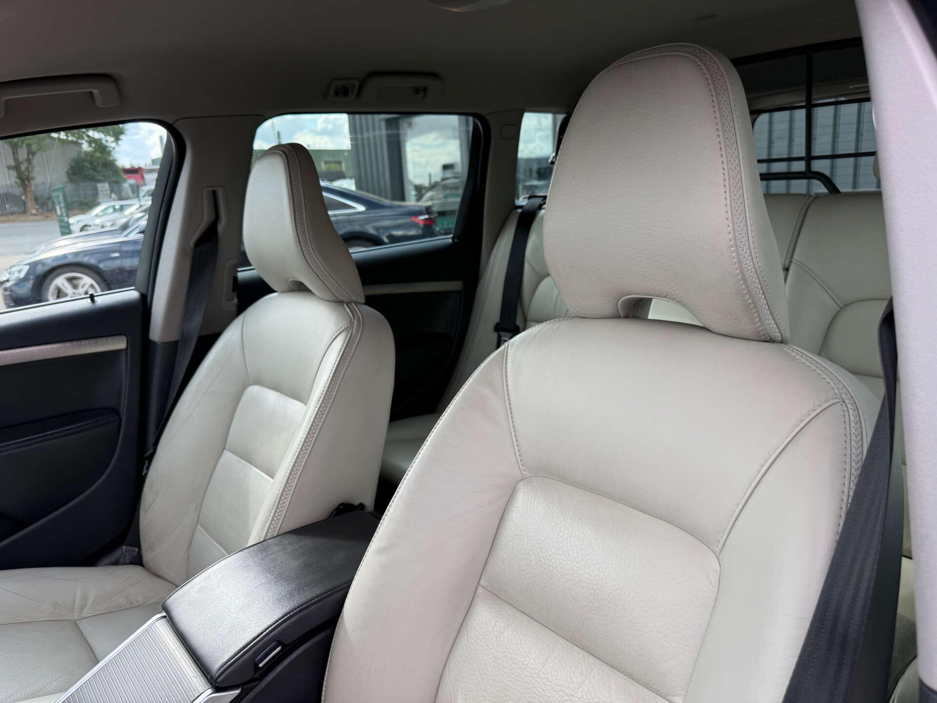 Volvo XC70 view 79