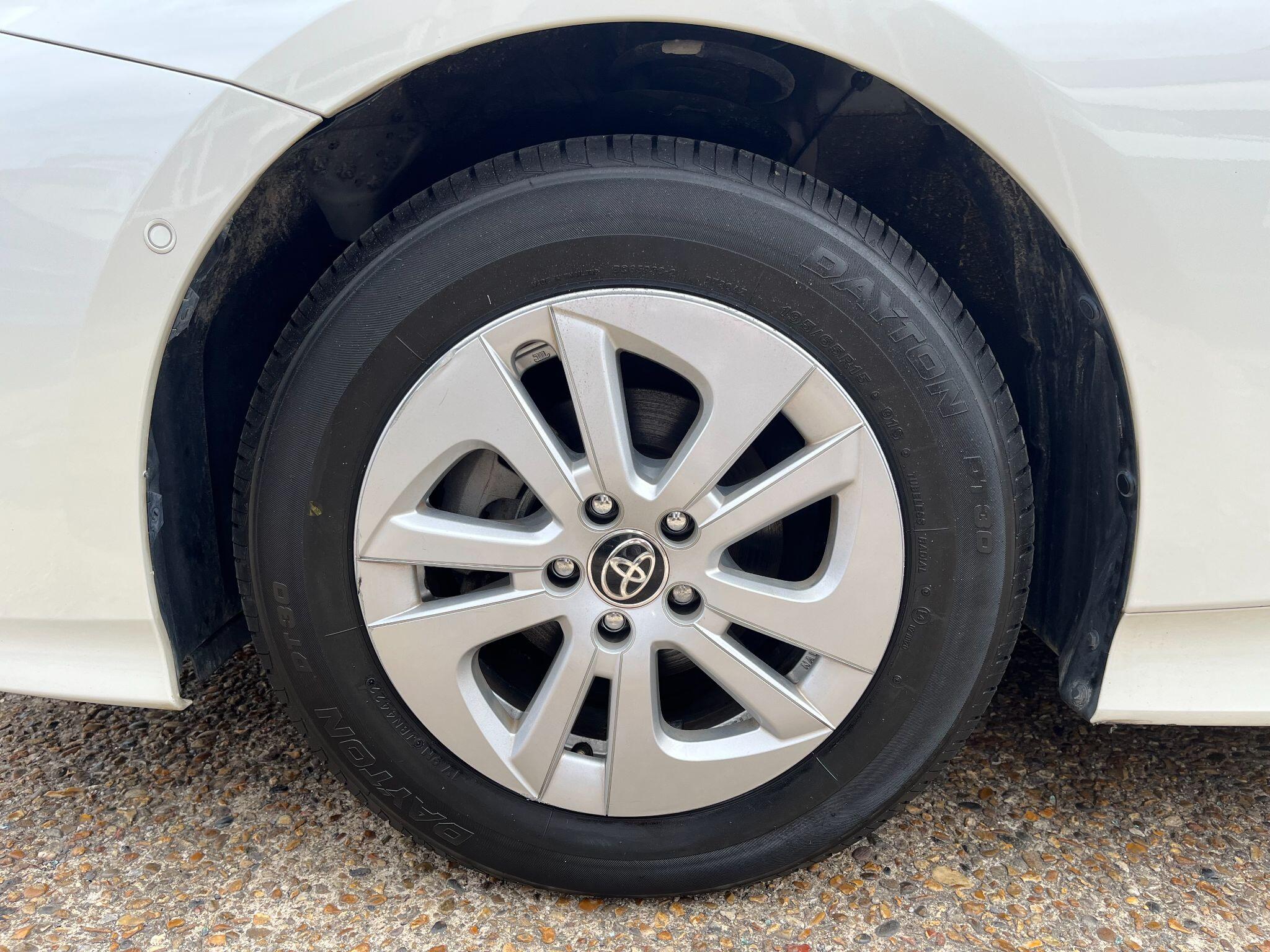 Toyota Prius view 37