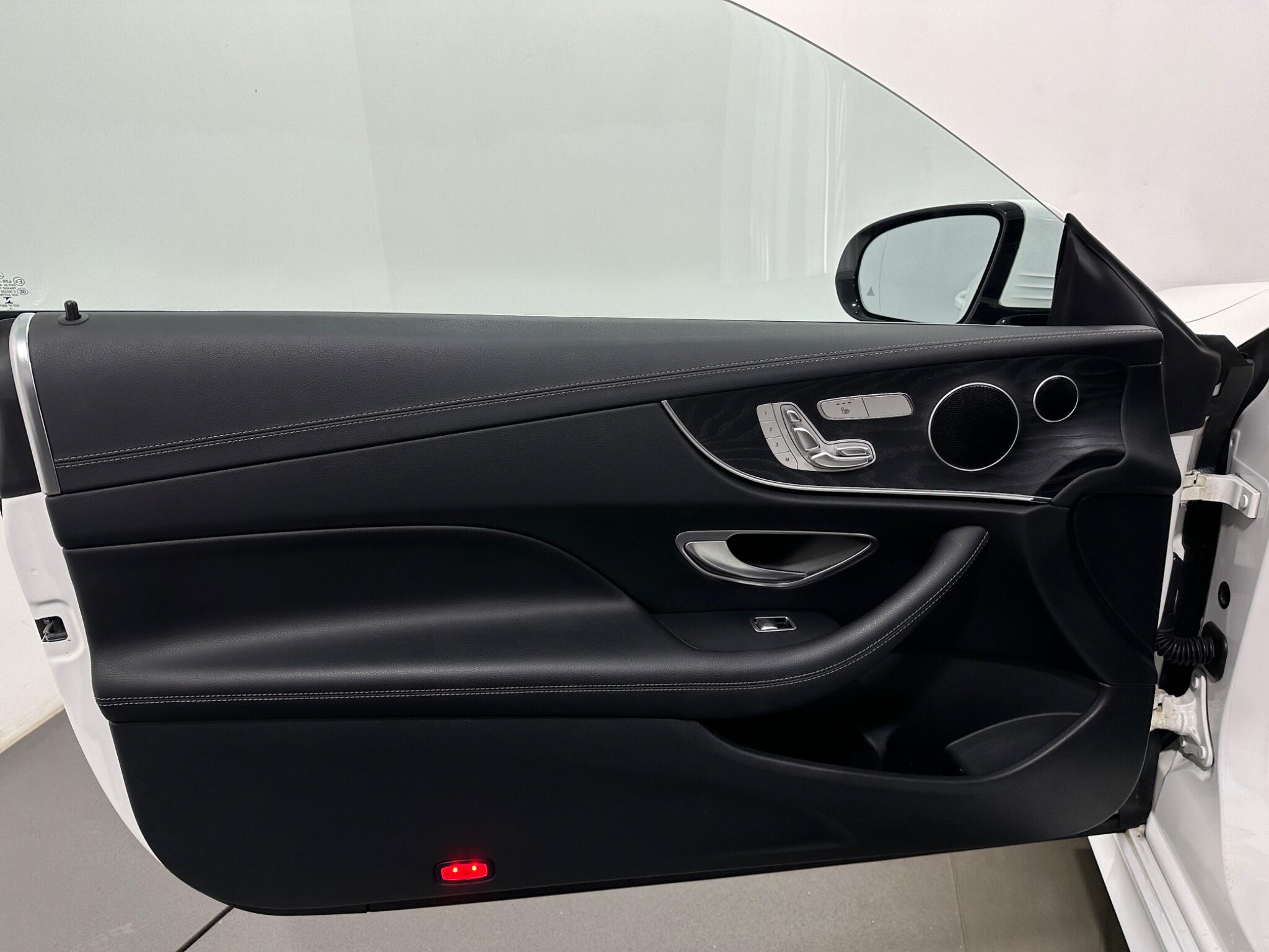 Mercedes-Benz E-Class view 39