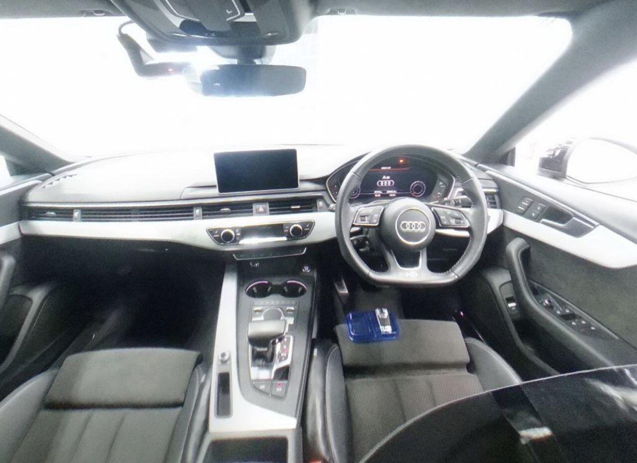 Audi A5 view 5