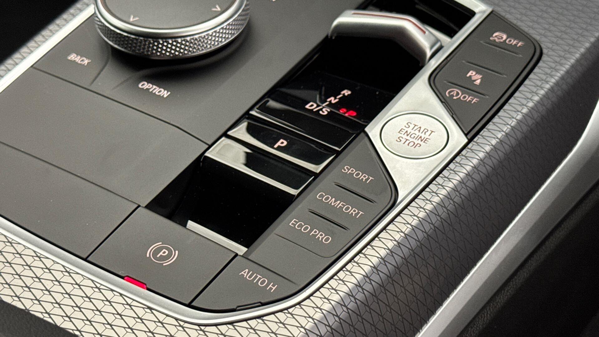 BMW 3 Series view 19