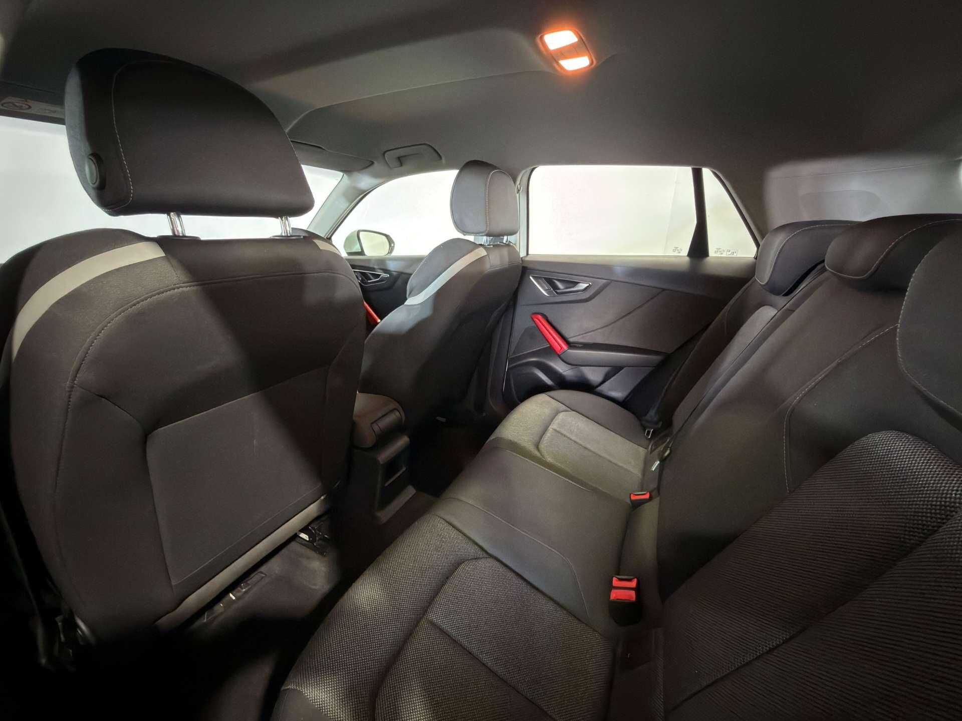 Audi Q2 view 60