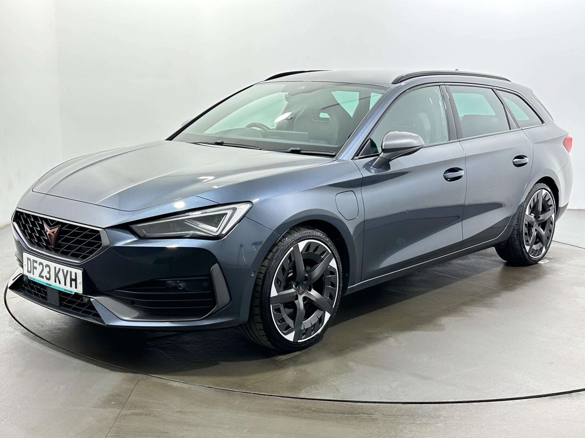 Cupra CUPRA Leon view 4