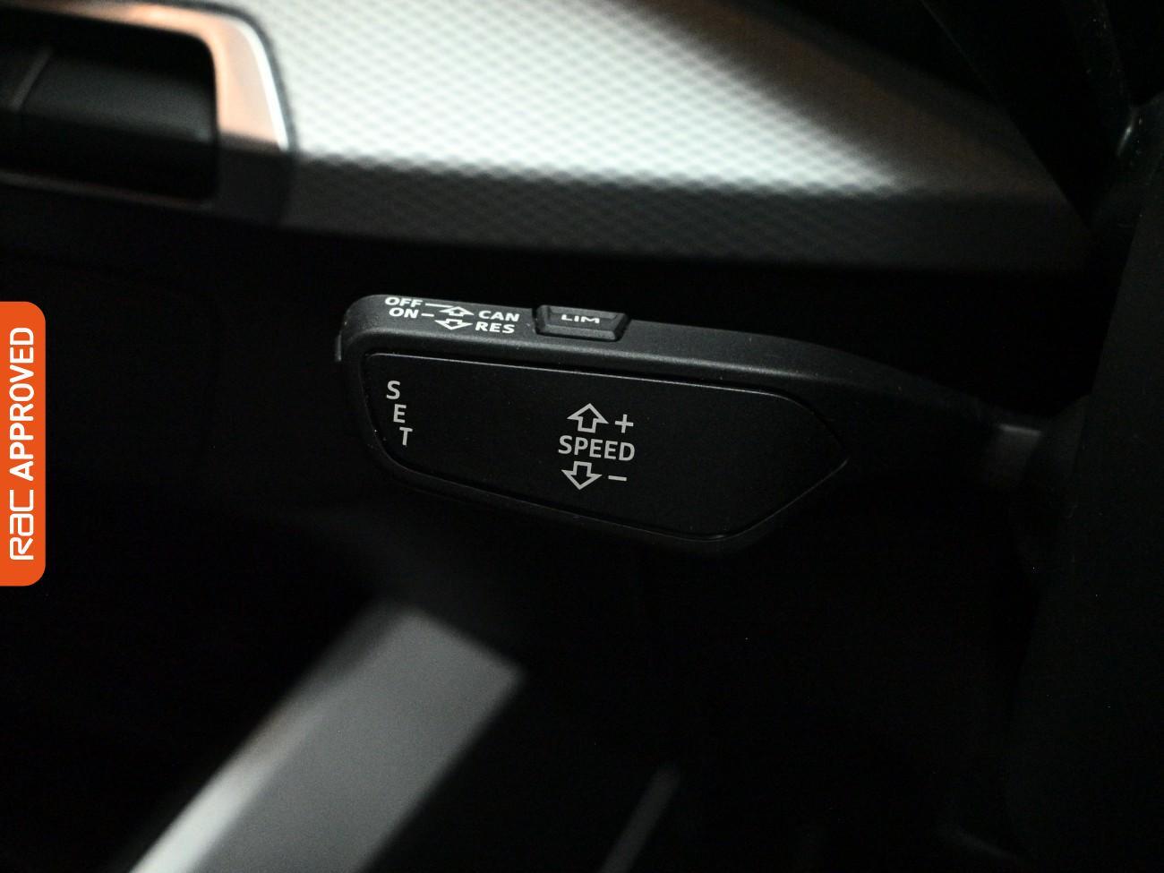 Audi Q2 view 19