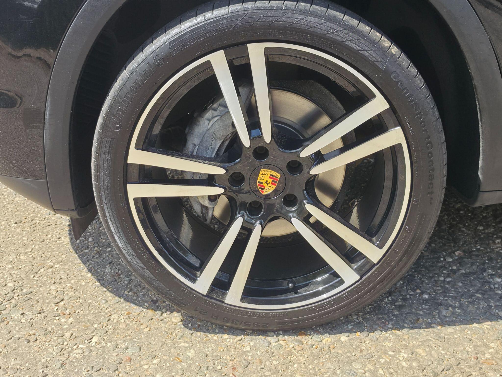 Porsche Cayenne view 5