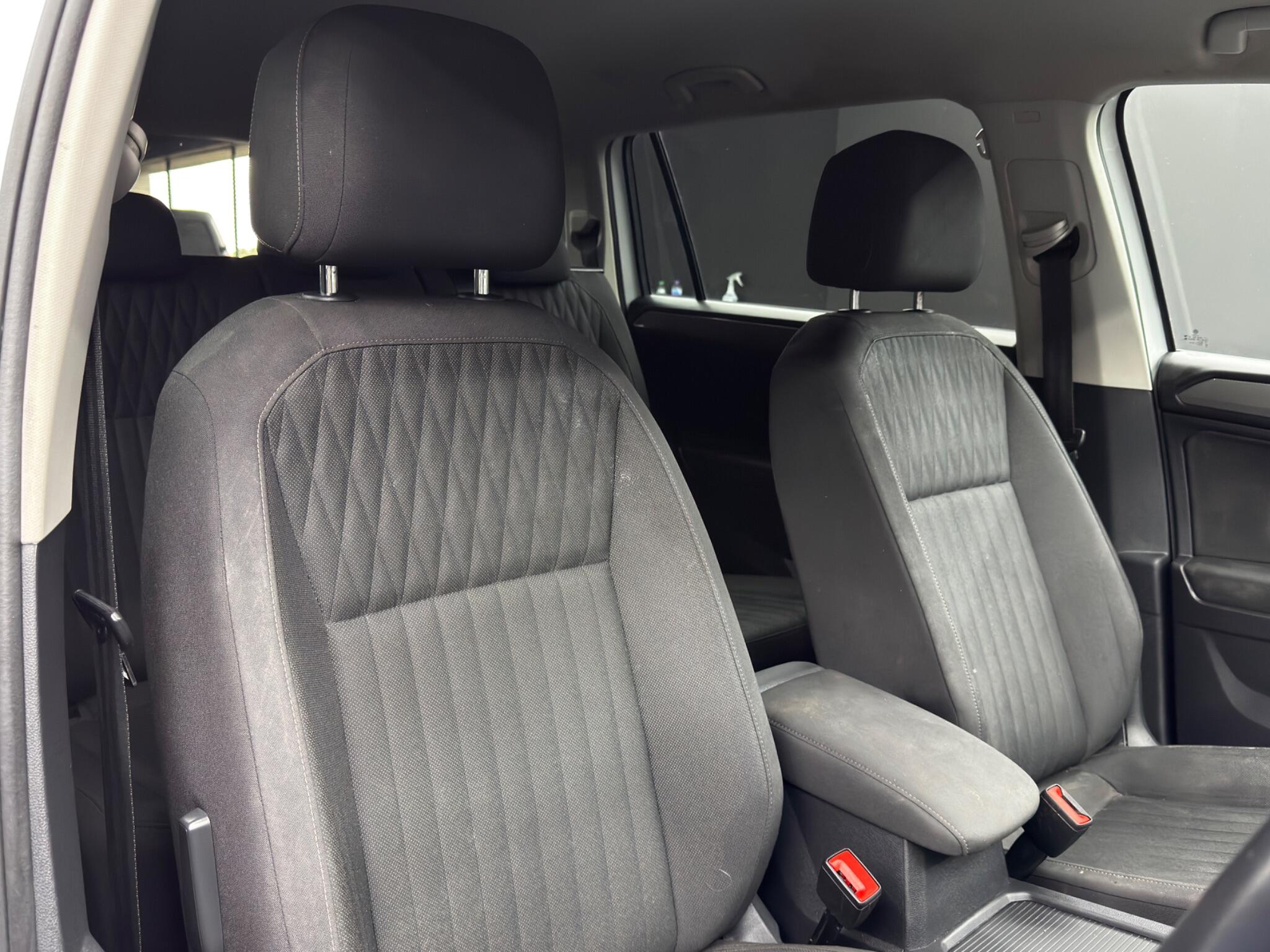 Volkswagen Tiguan Allspace view 12