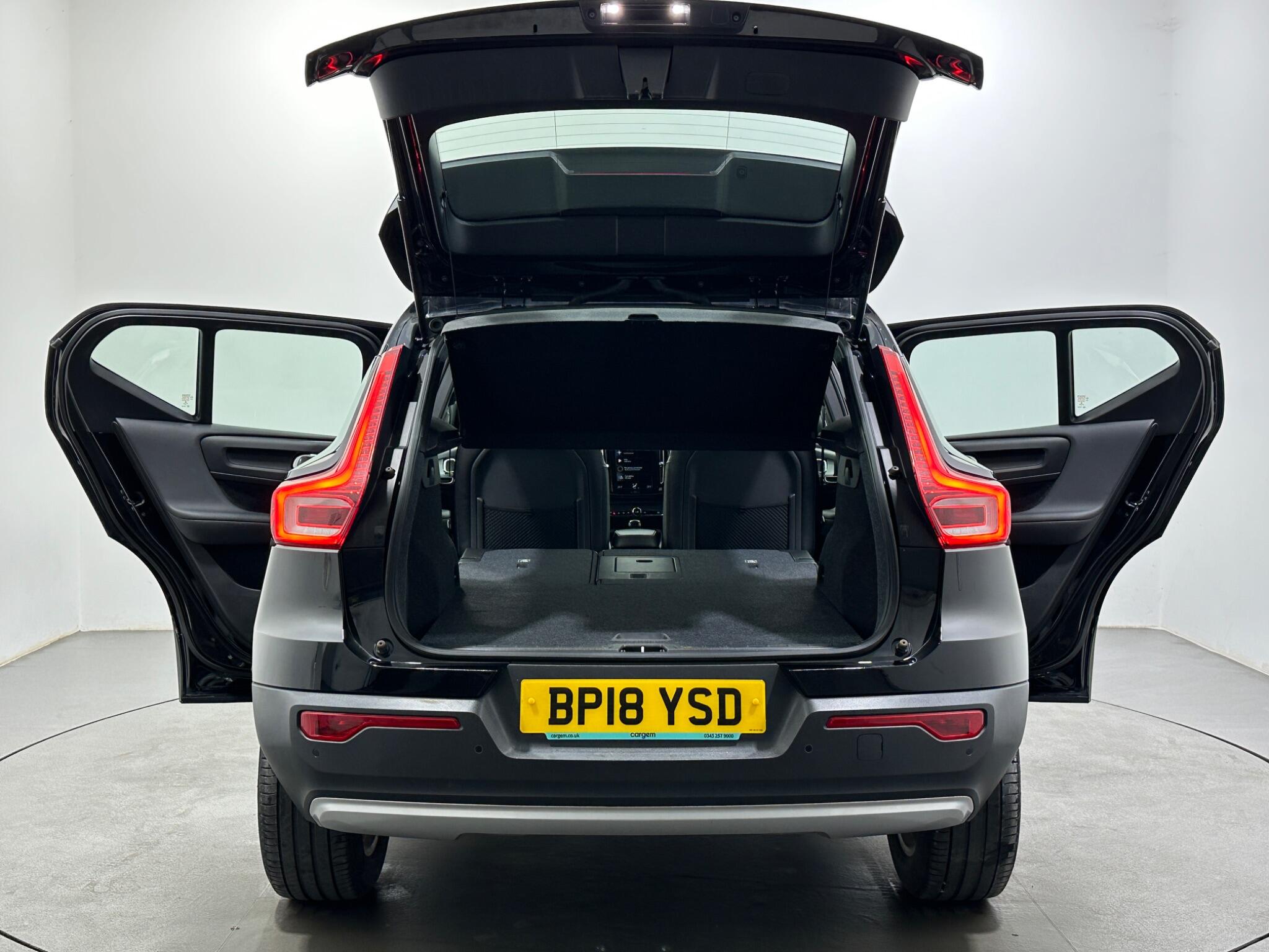 Volvo XC40 view 41