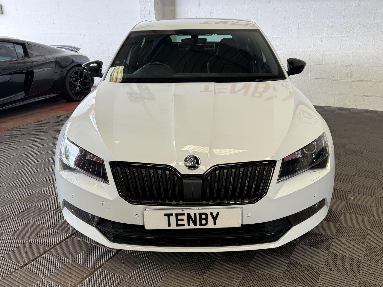 Skoda Superb view 3
