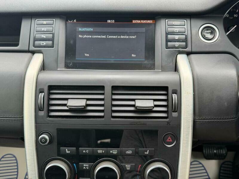 Land Rover Discovery Sport view 43