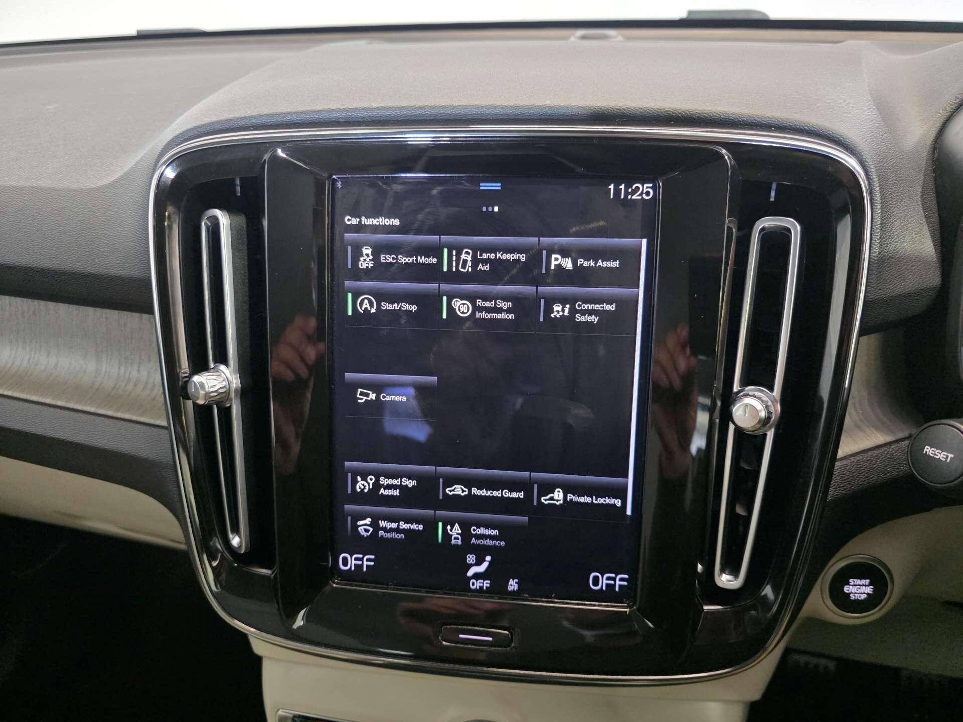 Volvo XC40 view 27