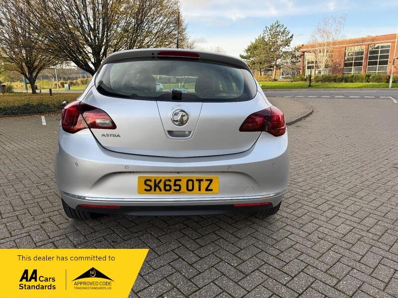 2015 Vauxhall Astra 1.4i SRi Euro 6 5dr • 24,139 miles image 5