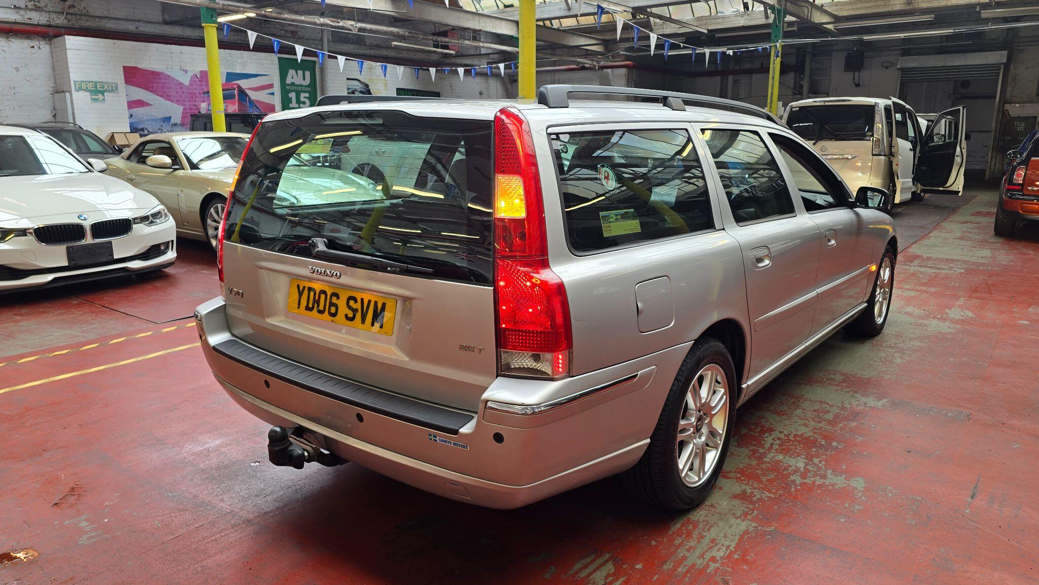 Volvo V70 view 19