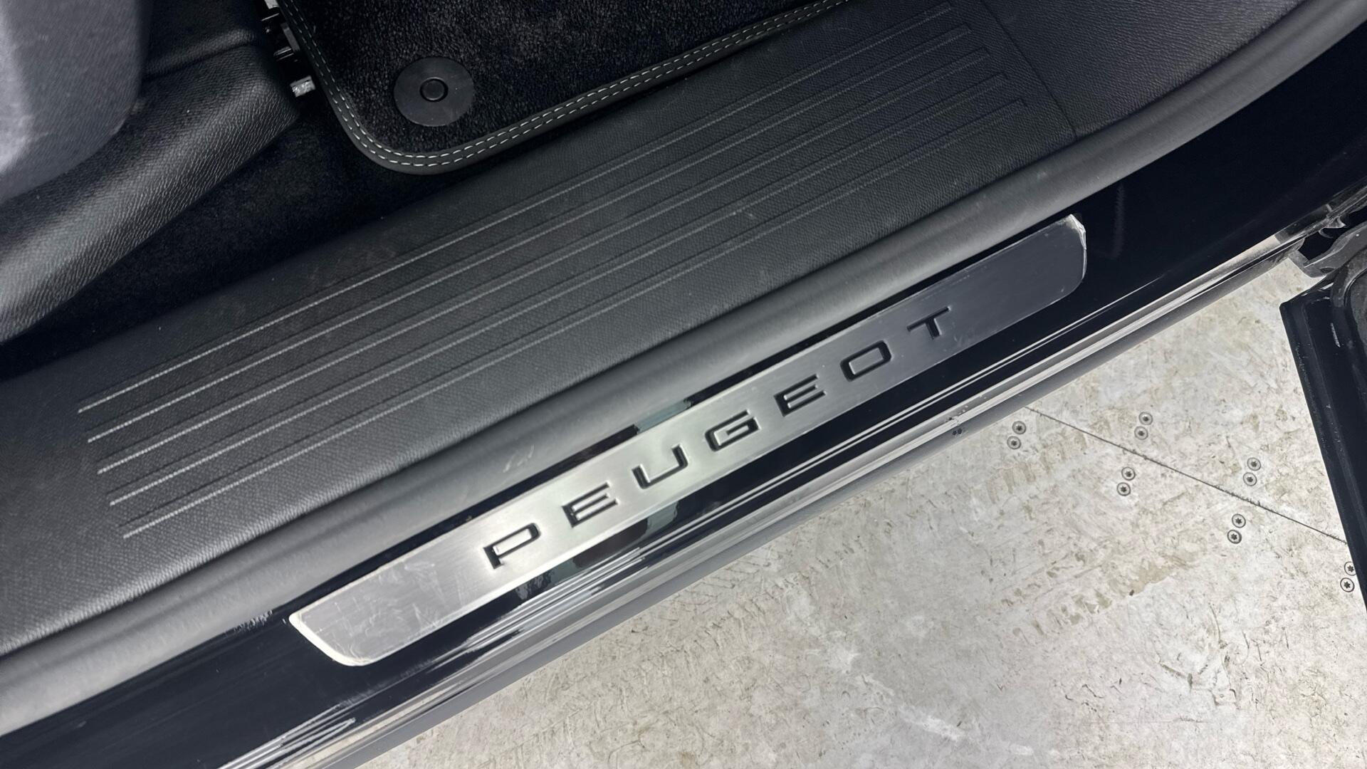 Peugeot 3008 view 17