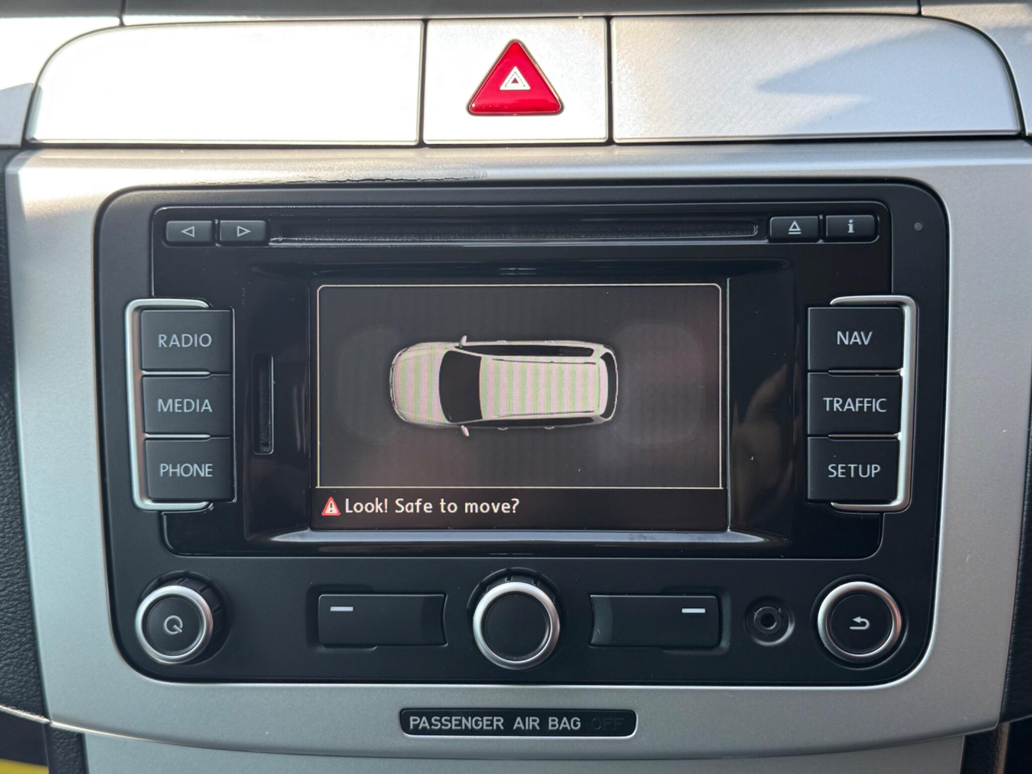 Volkswagen Passat view 20