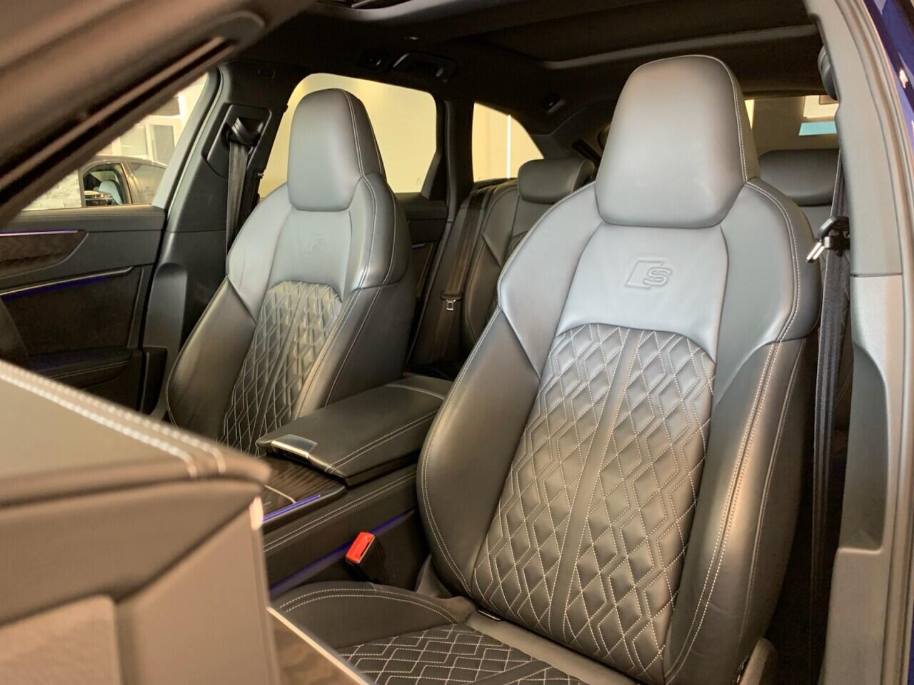 Audi S6 Avant view 32