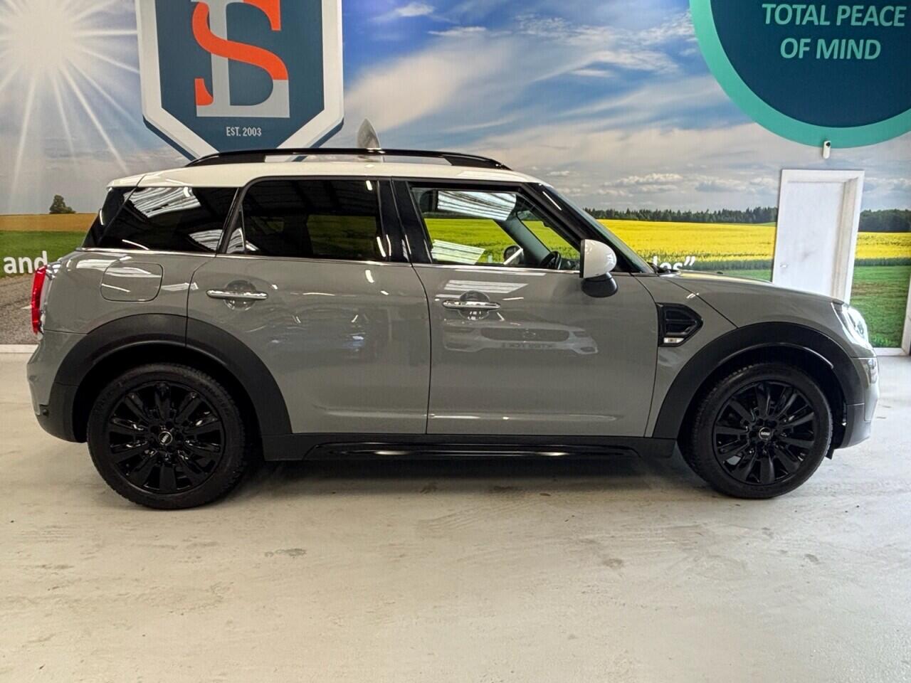 Mini Countryman view 4