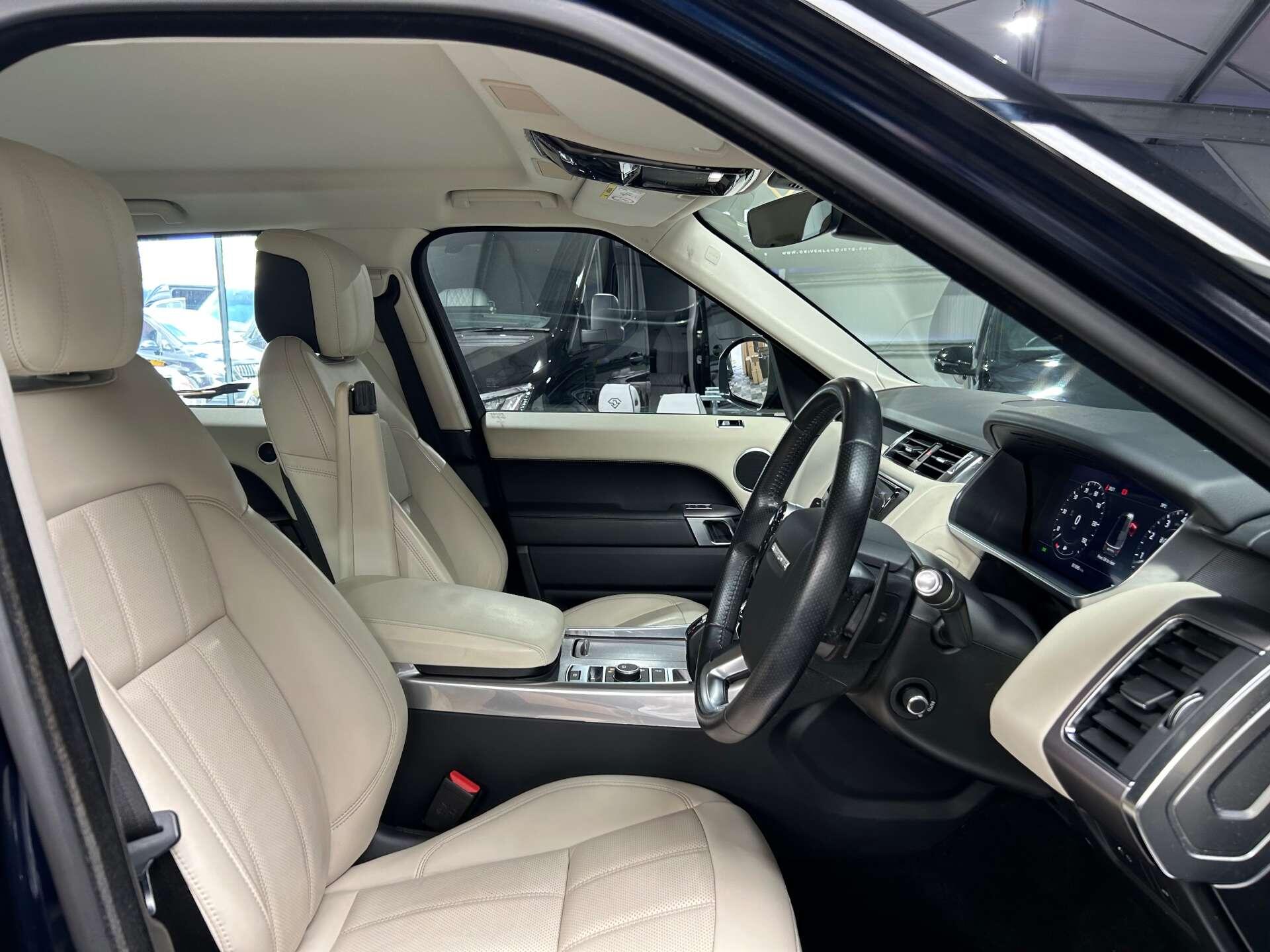 Land Rover Range Rover Sport view 2