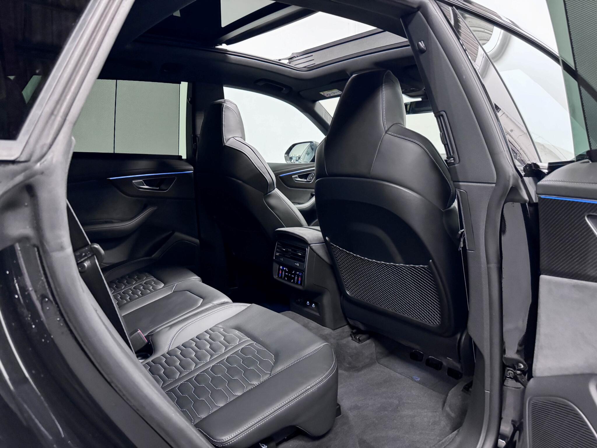 Audi RSQ8 view 38
