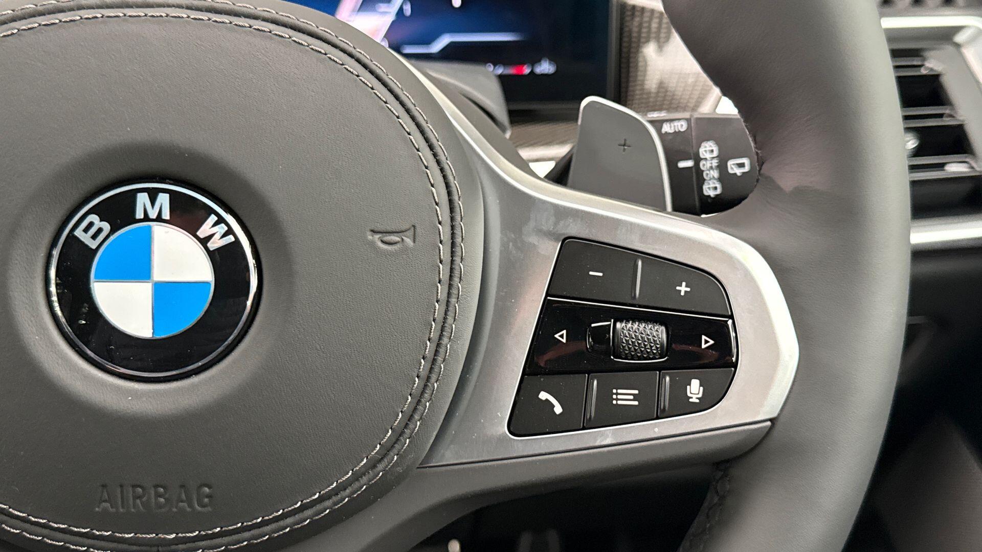 BMW X7 view 18