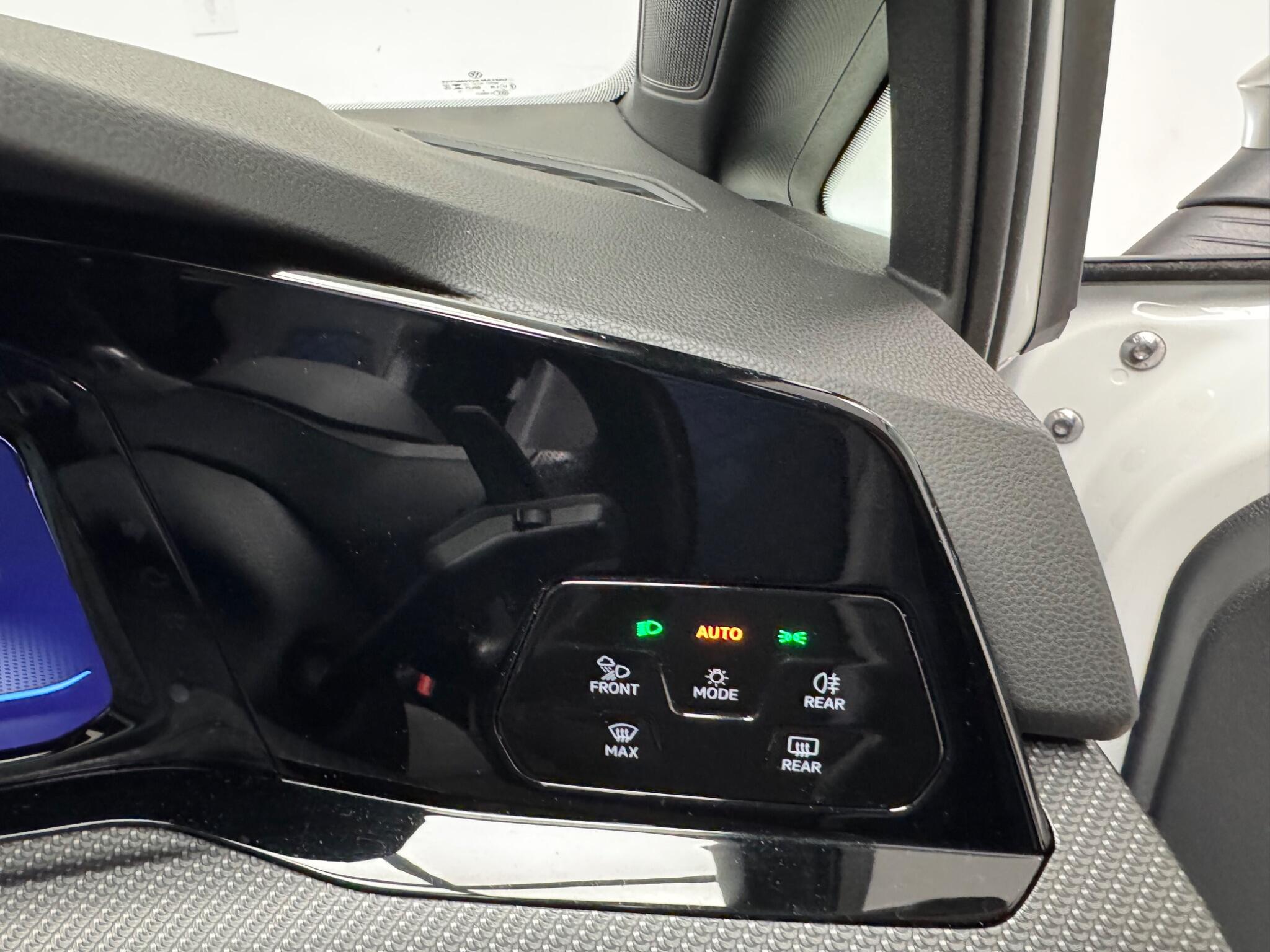 Volkswagen Golf view 11