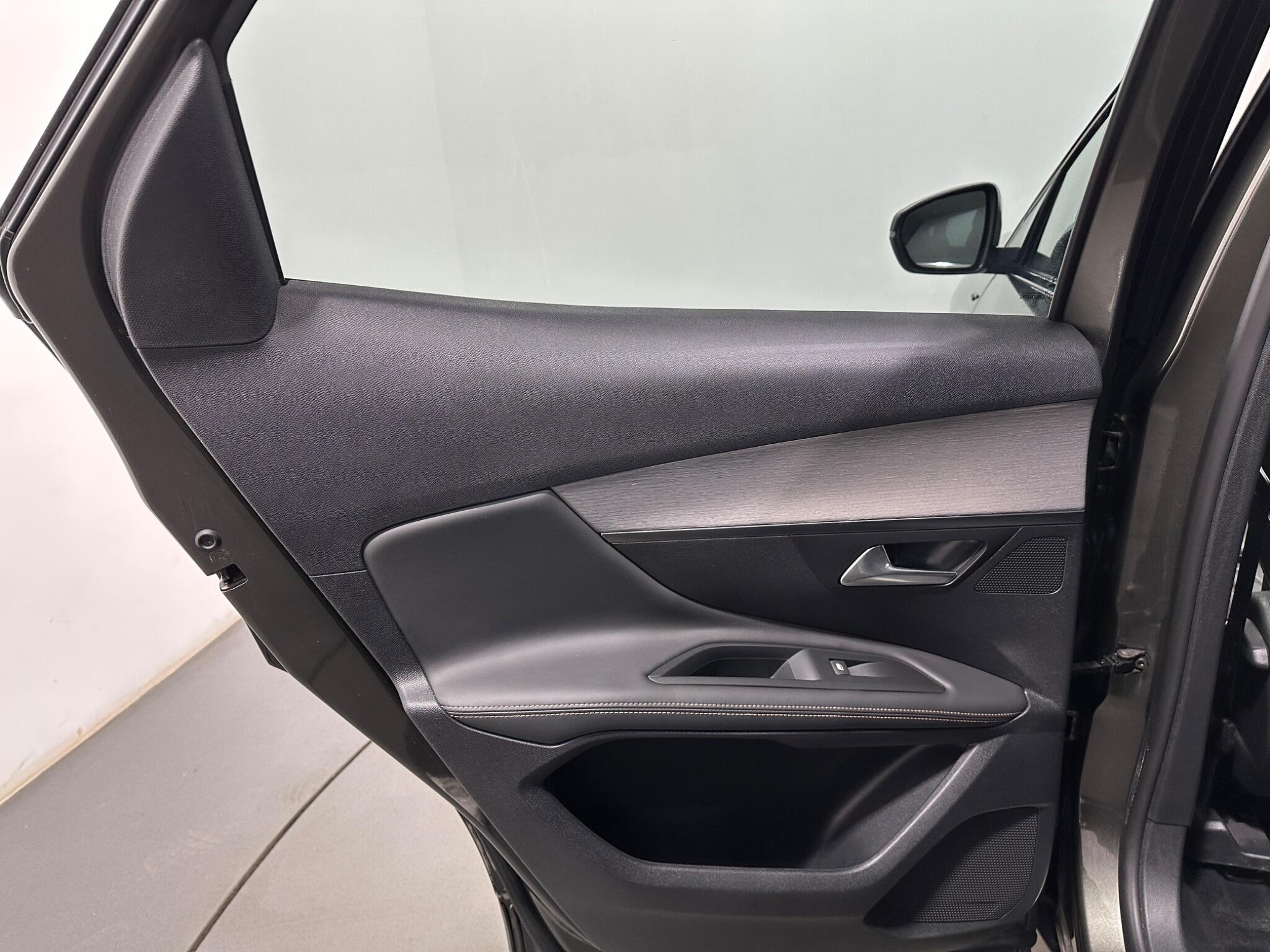 Peugeot 3008 view 40