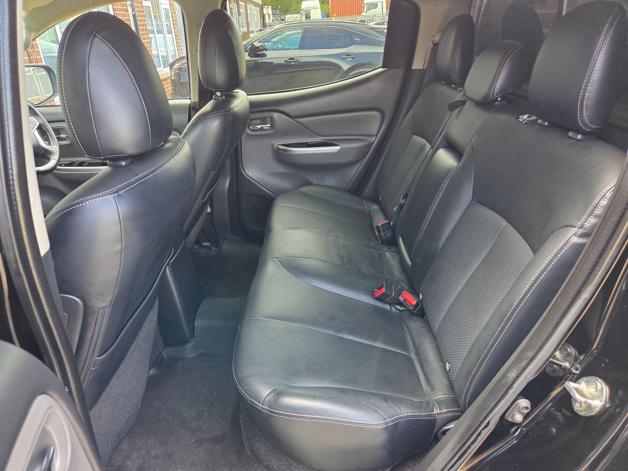 Mitsubishi L200 view 22