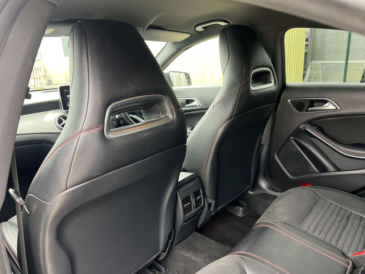 Mercedes-Benz Cla view 24