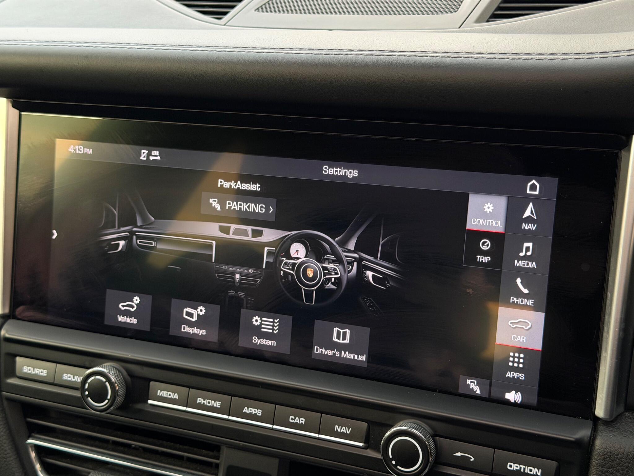 Porsche Macan view 40