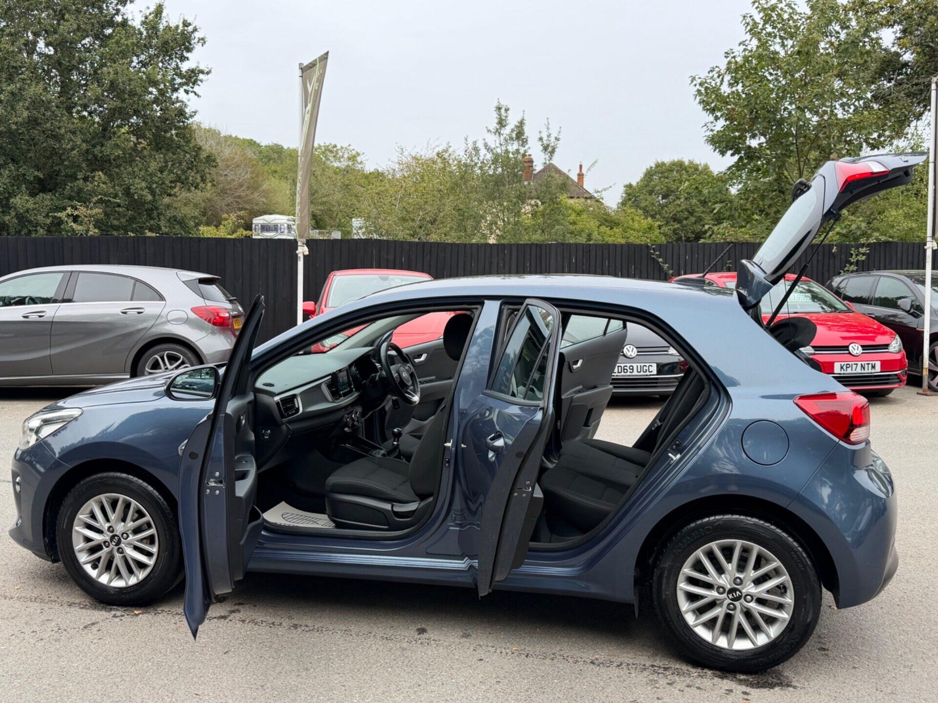 Kia Rio view 19