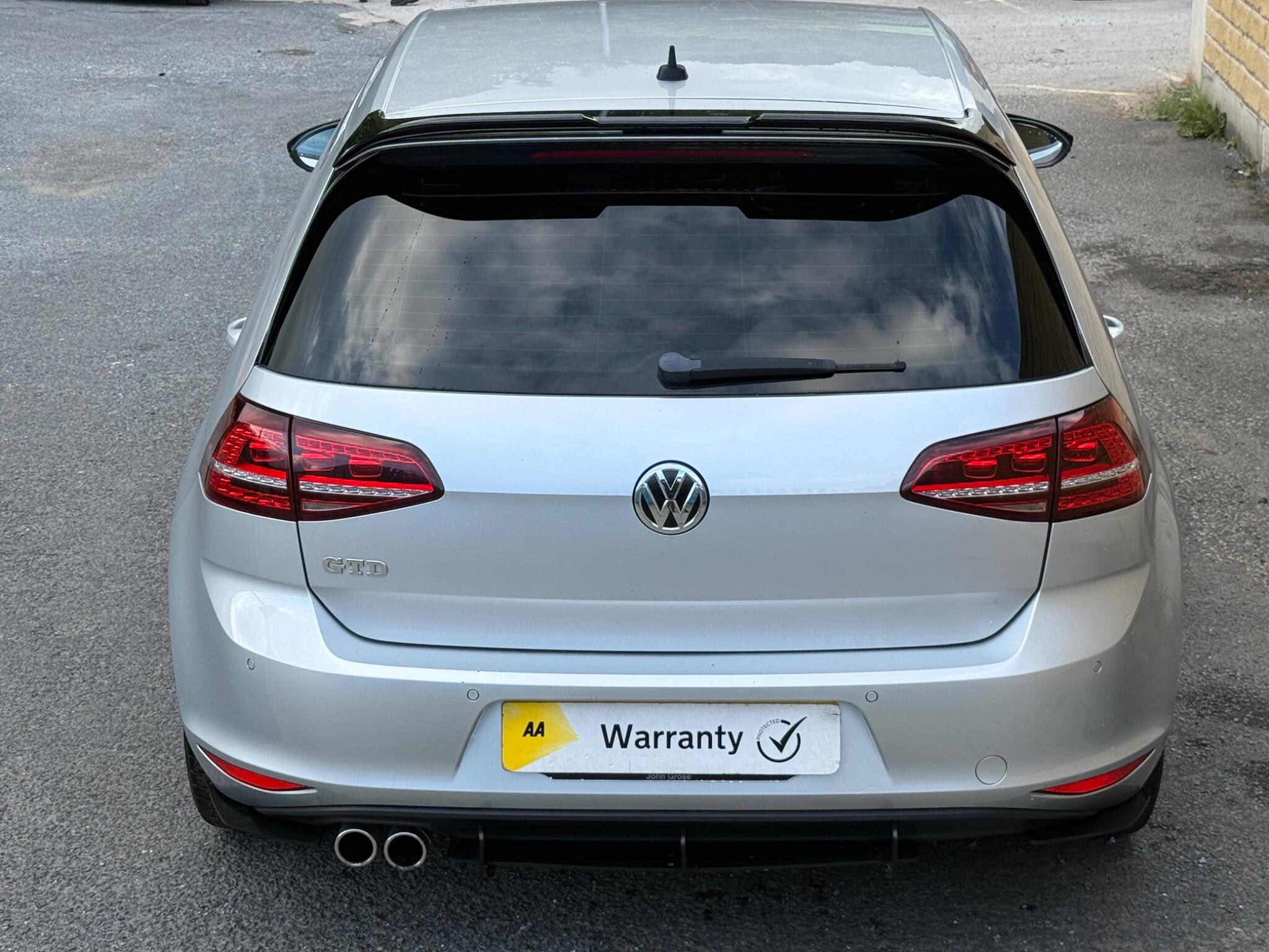 Volkswagen Golf view 4