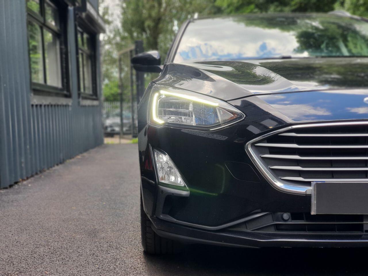 Ford Focus view 11