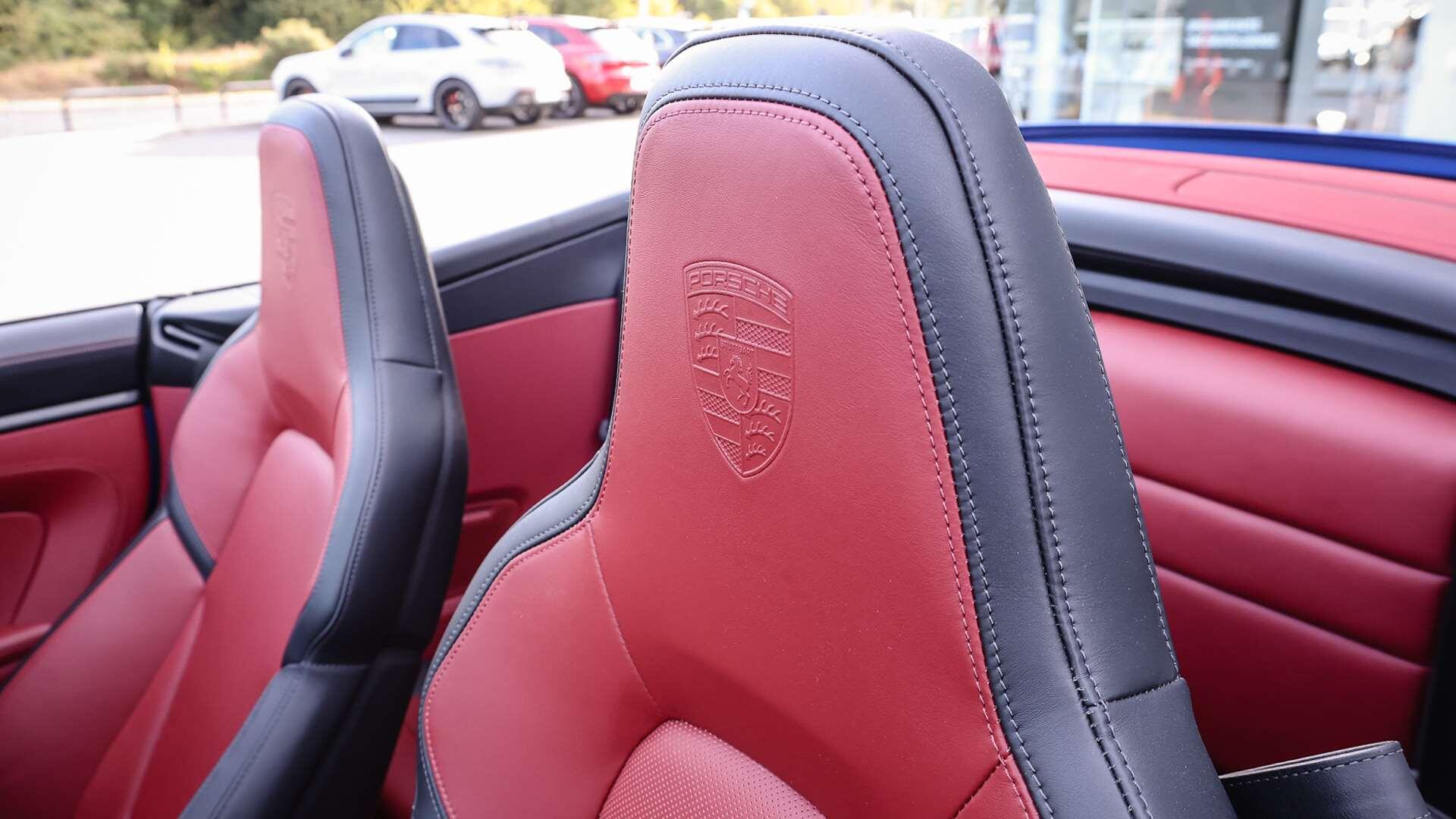 Porsche 911 view 19