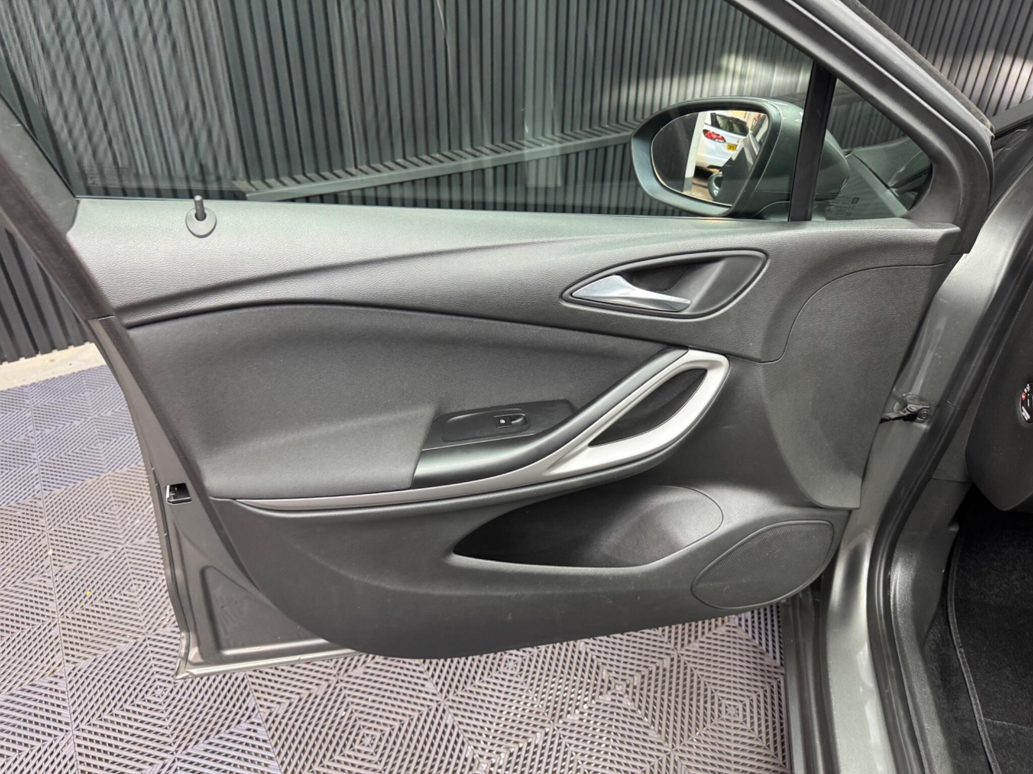 Vauxhall Astra view 42