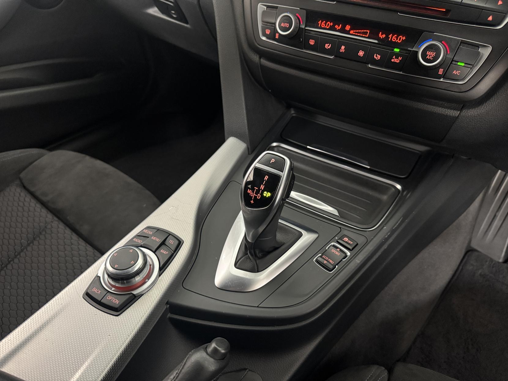 BMW 3 Series view 76
