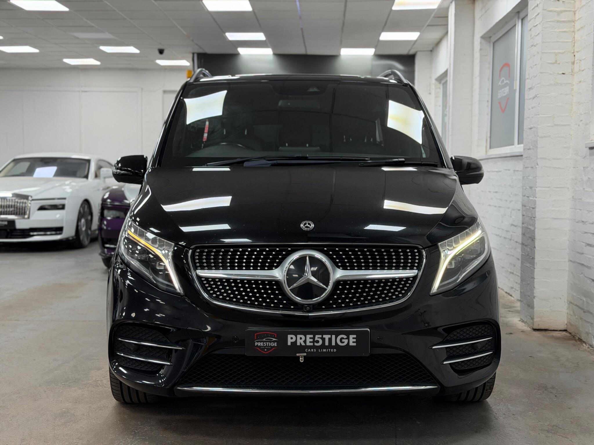 Mercedes-Benz V-Class view 16