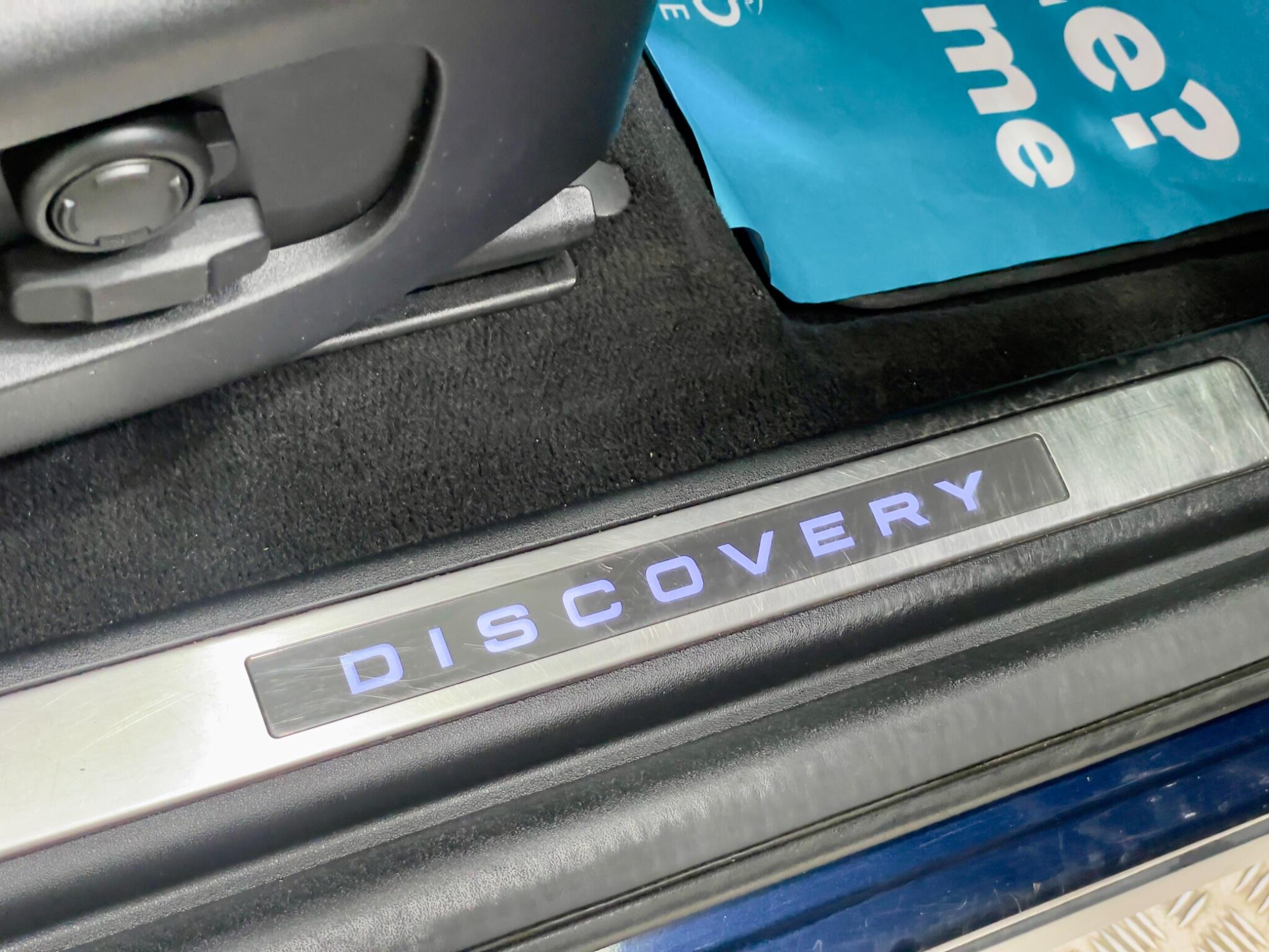 Land Rover Discovery Sport view 37