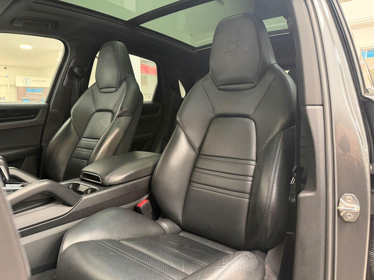 Porsche Cayenne view 27