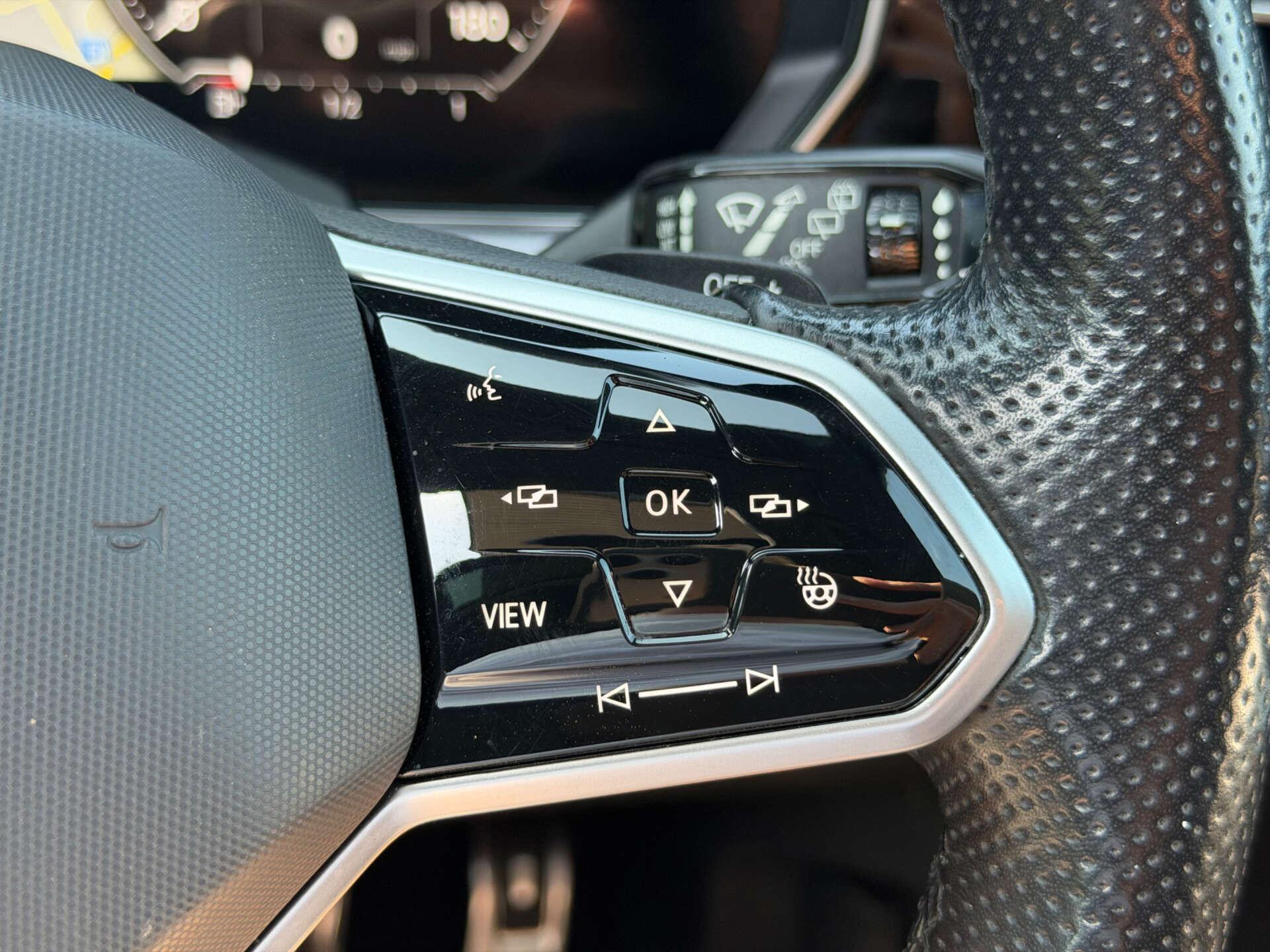 Volkswagen Touareg view 21