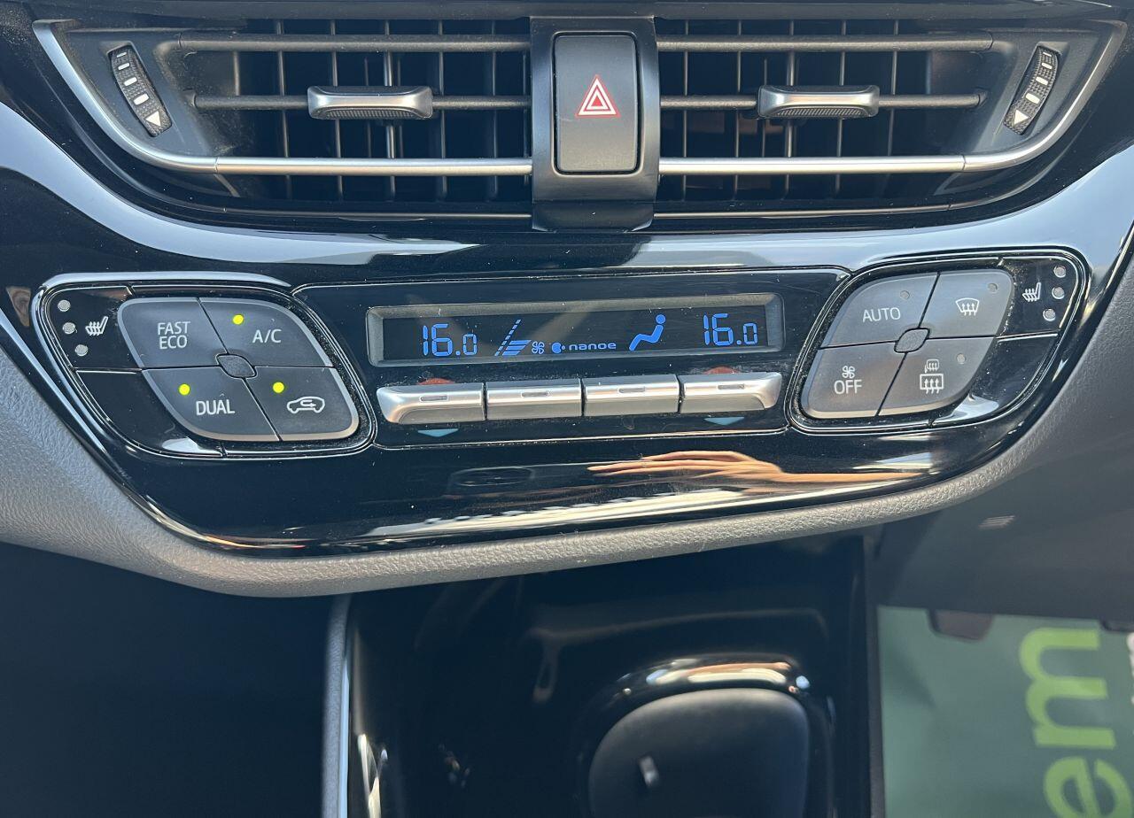 Toyota C-HR view 35