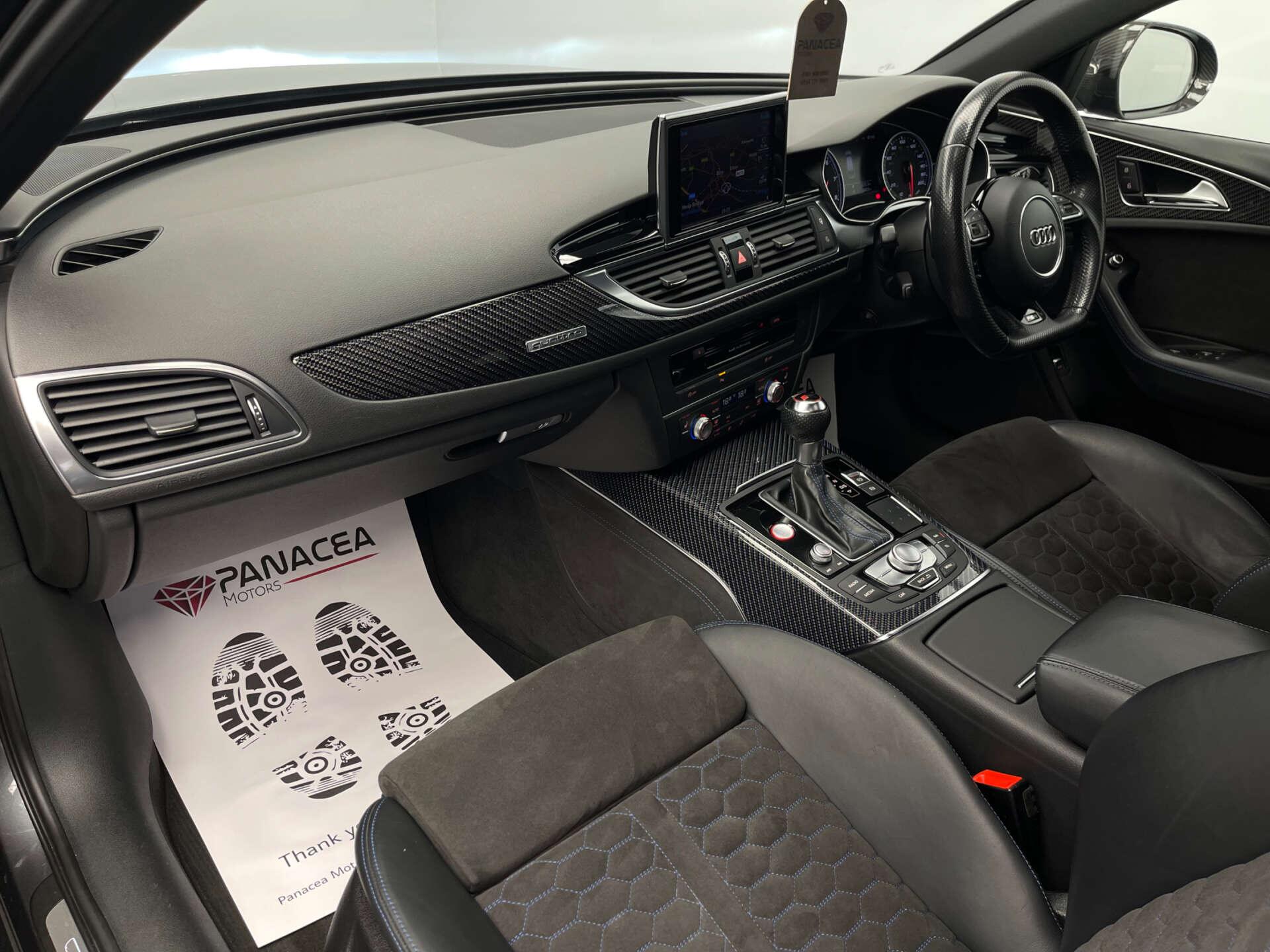 Audi RS6 Avant view 33