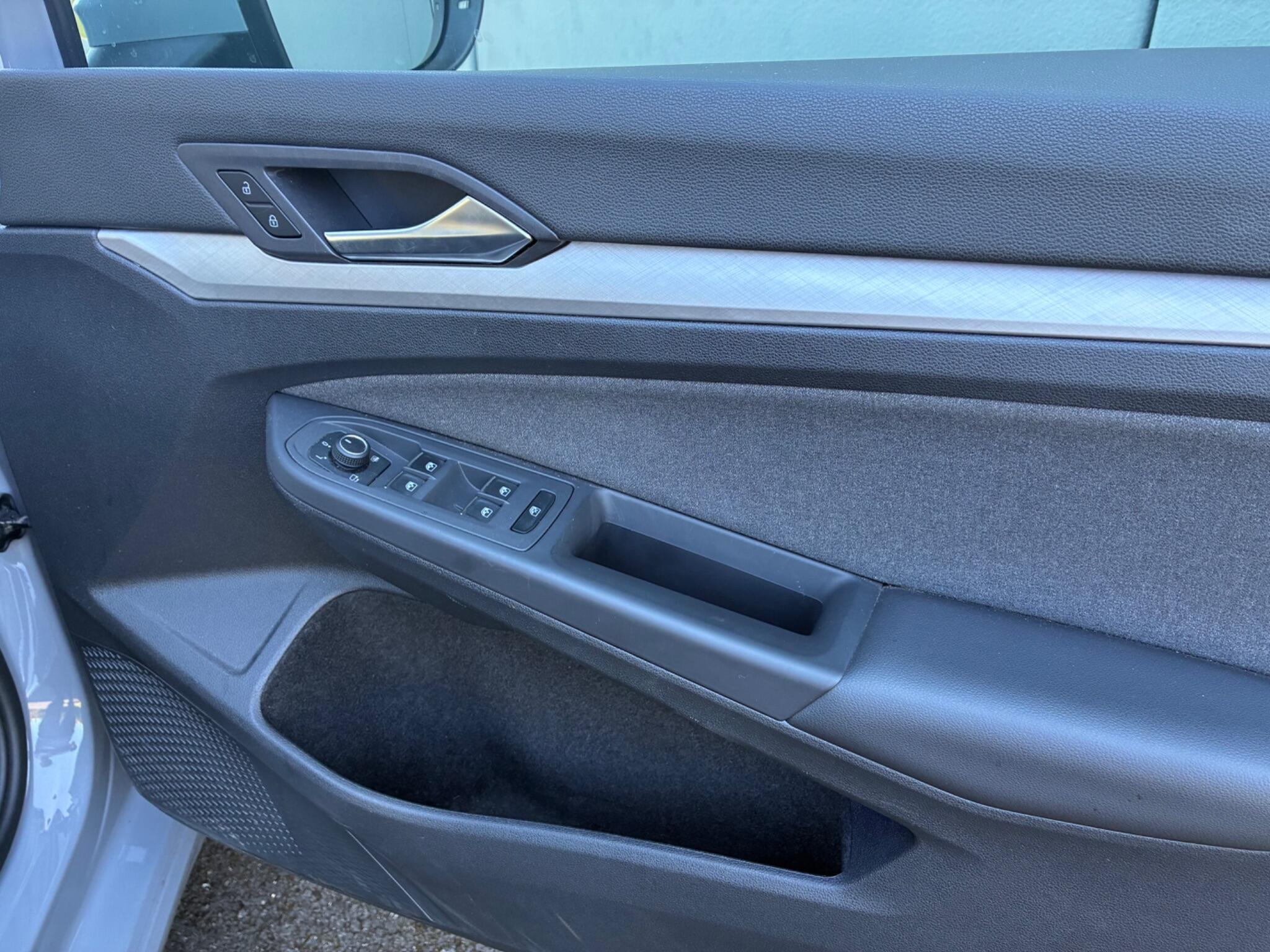 Volkswagen Golf view 14