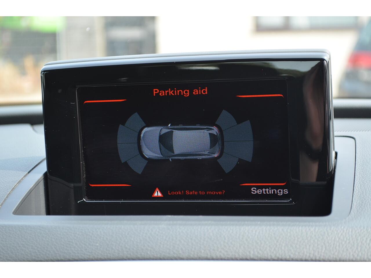 Audi Q3 view 17