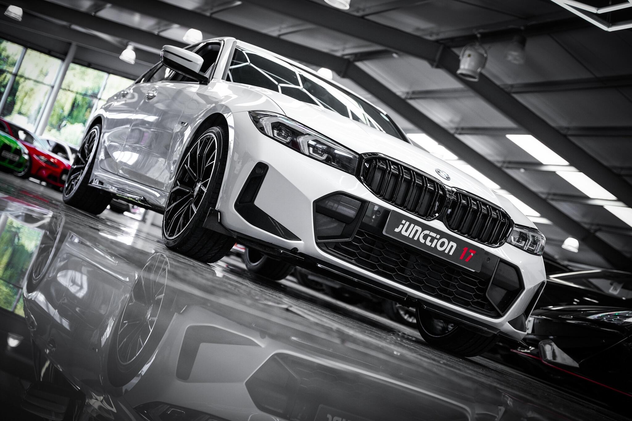 BMW 3 Series view 32