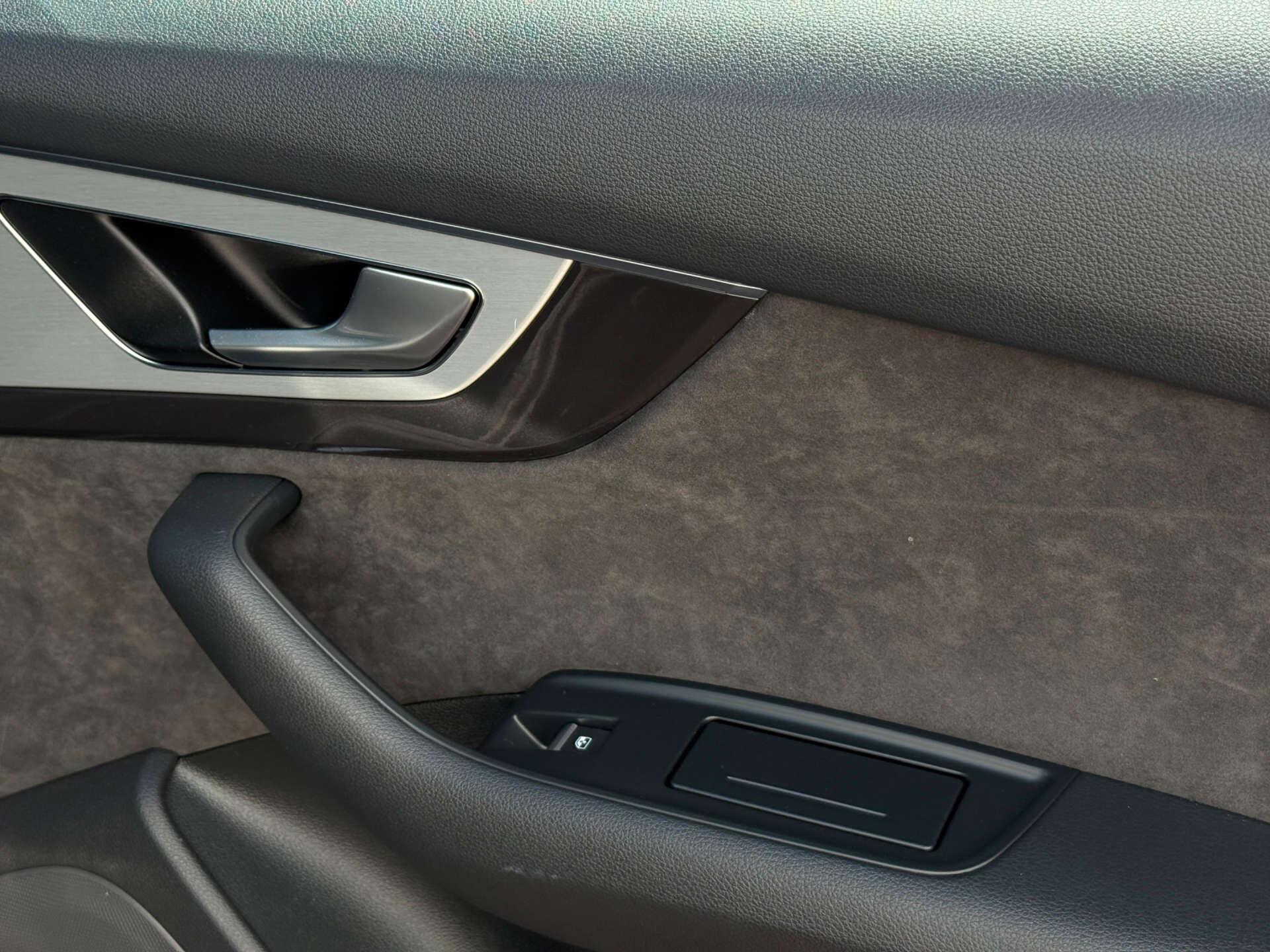 Audi Q7 view 29