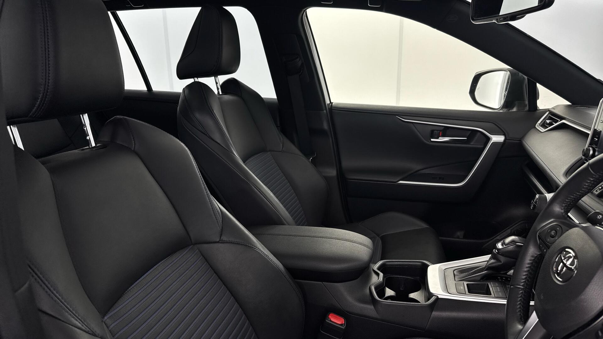 Toyota RAV4 view 17