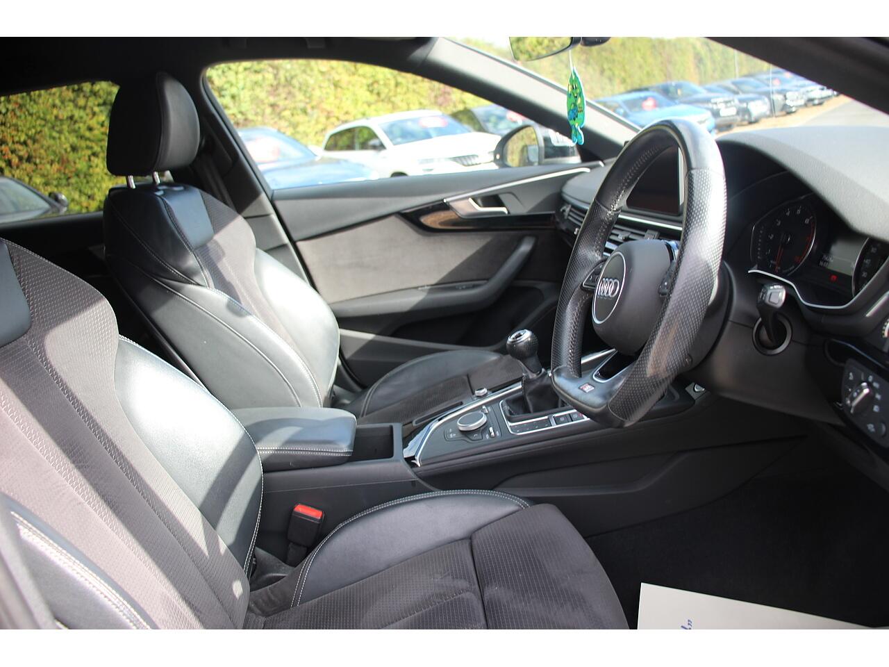 Audi A4 Avant view 15