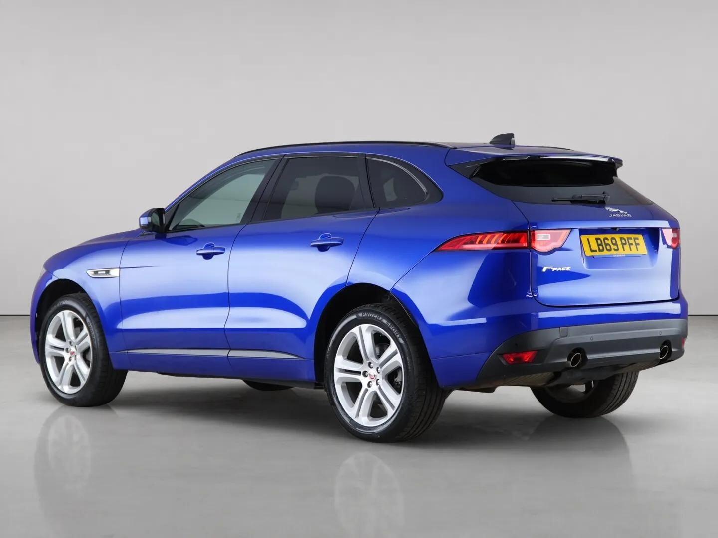 Jaguar F-Pace view 9